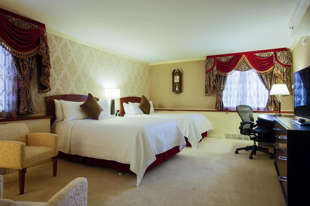 The Drake Oak Brook, Autograph Collection 4*